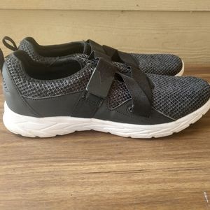Women's Vionic Tennis Shoes Size 11